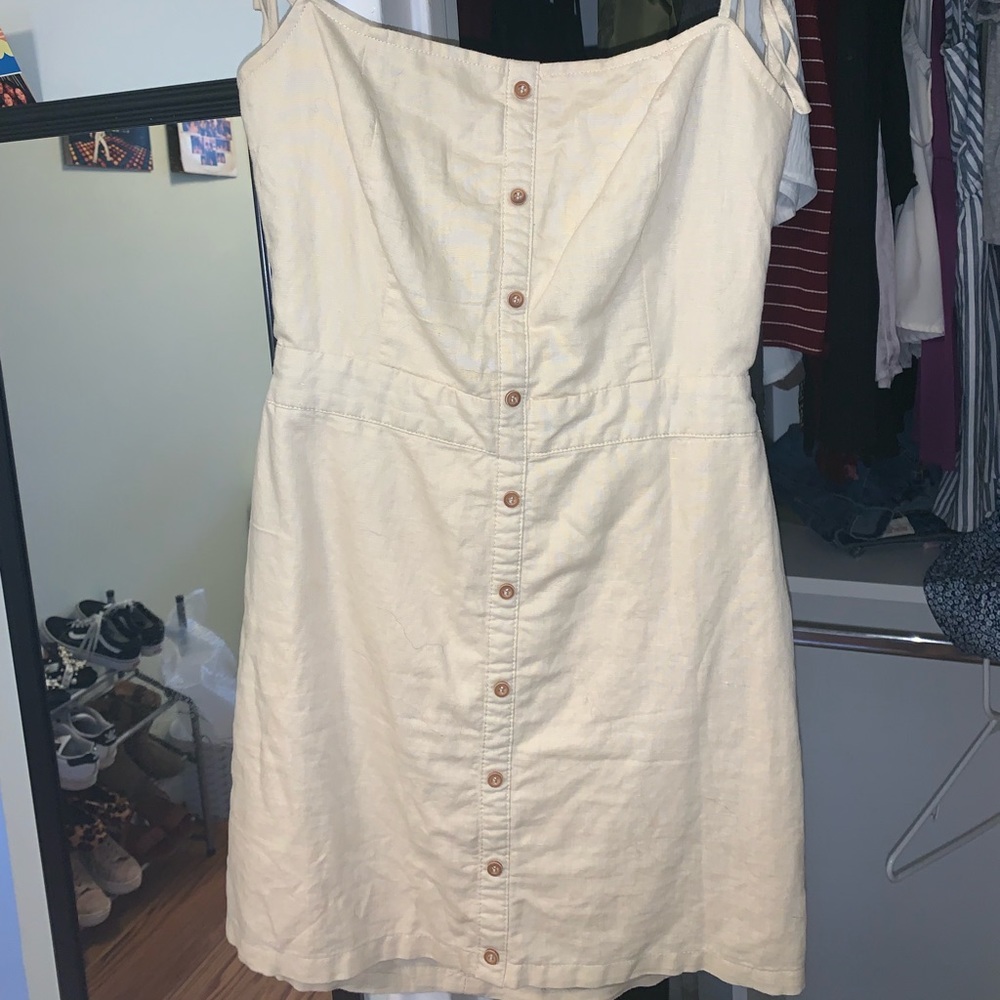 BACKLESS DRESS